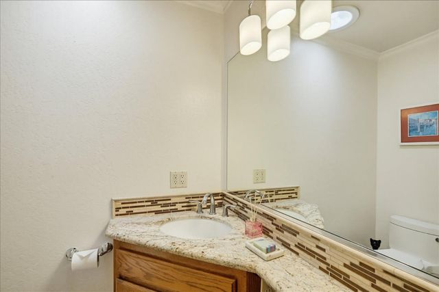 11775 Lake Wildwood Dr, Penn Valley, CA 95946