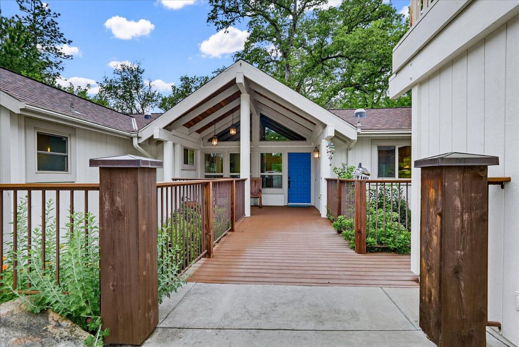 11775 Lake Wildwood Dr, Penn Valley, CA 95946