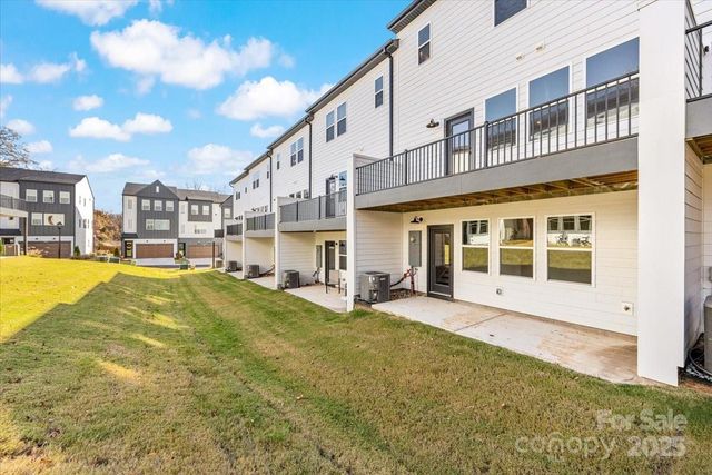 824 Flintside Lane, Charlotte, NC 28217