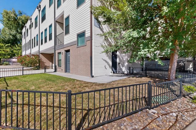 4950 Cedar Springs Road 301, Dallas, TX 75235