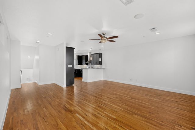 4950 Cedar Springs Road 301, Dallas, TX 75235