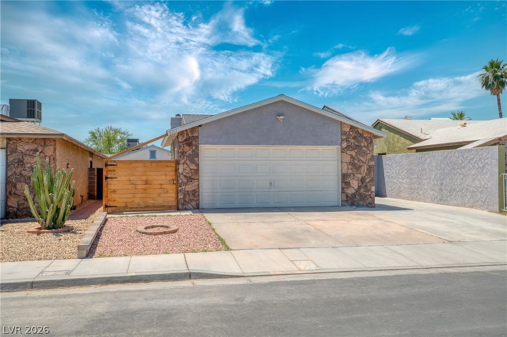 6017 Natures Drive, Las Vegas, NV 89122 — photo 2