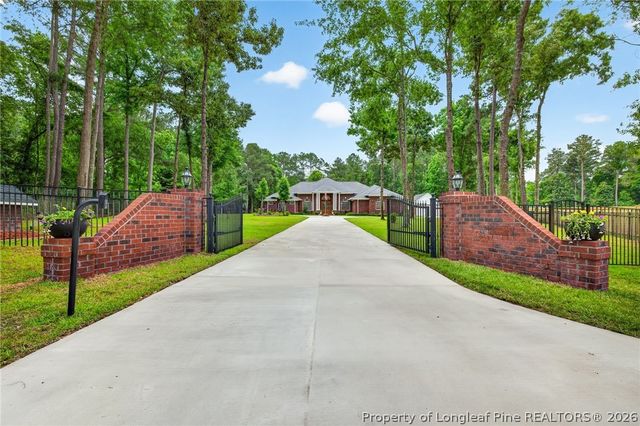 2204 Honey Lane, Hope Mills, NC 28348