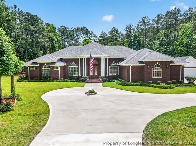 2204 Honey Lane, Hope Mills, NC 28348