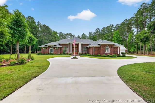 2204 Honey Lane, Hope Mills, NC 28348