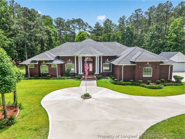 2204 Honey Lane, Hope Mills, NC 28348