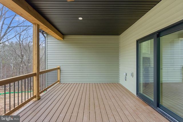 BREAKAWAY DR, Hedgesville, WV 25427