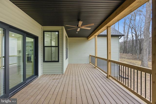 BREAKAWAY DR, Hedgesville, WV 25427