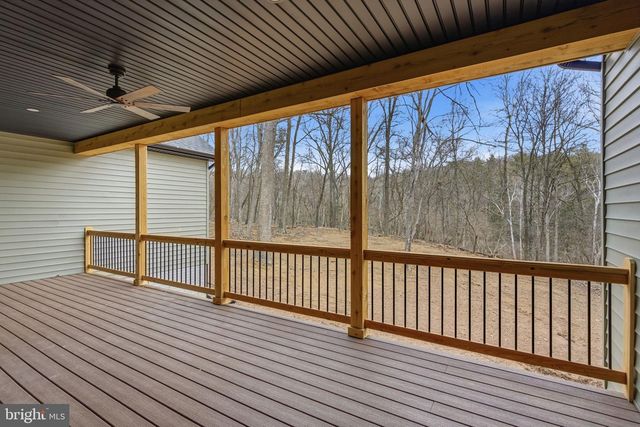 BREAKAWAY DR, Hedgesville, WV 25427