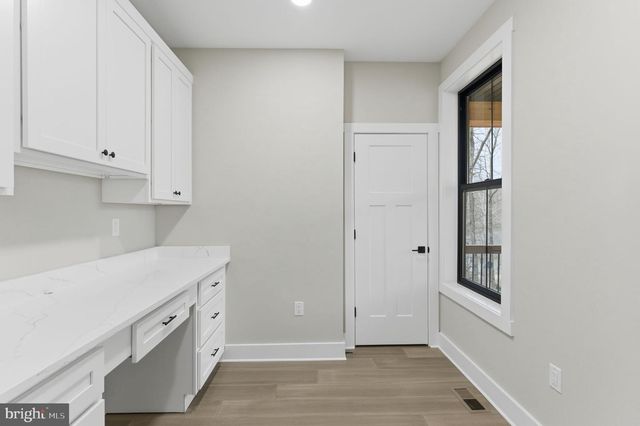 BREAKAWAY DR, Hedgesville, WV 25427