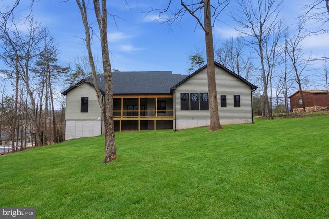BREAKAWAY DR, Hedgesville, WV 25427