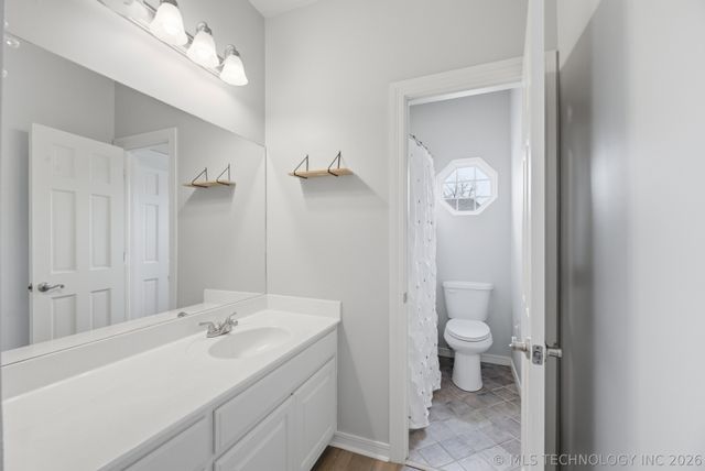 6624 E 114th Street S, Bixby, OK 74008