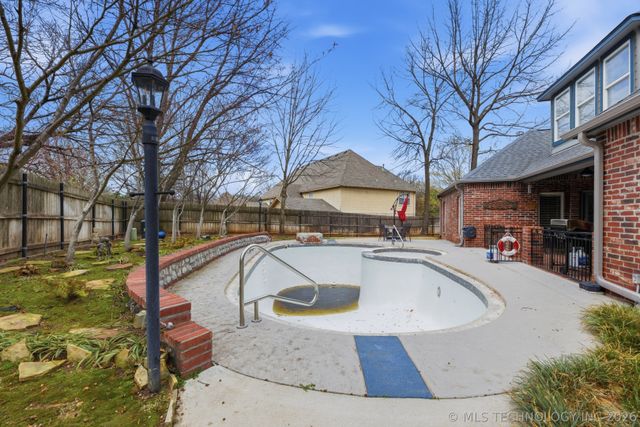 6624 E 114th Street S, Bixby, OK 74008