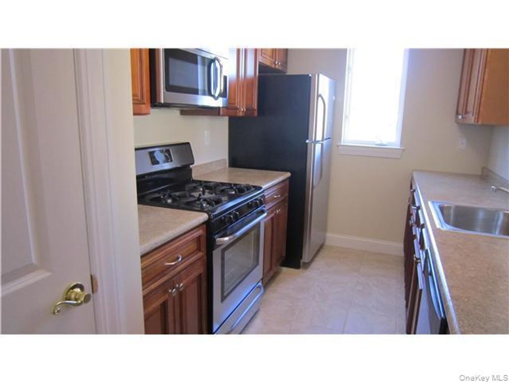 318 Tondo Circle, Harriman, NY 10926