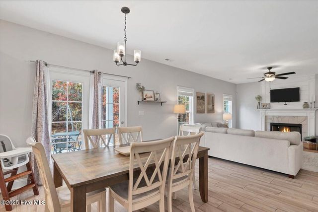 1614 Redbud Court, Aberdeen, NC 28315