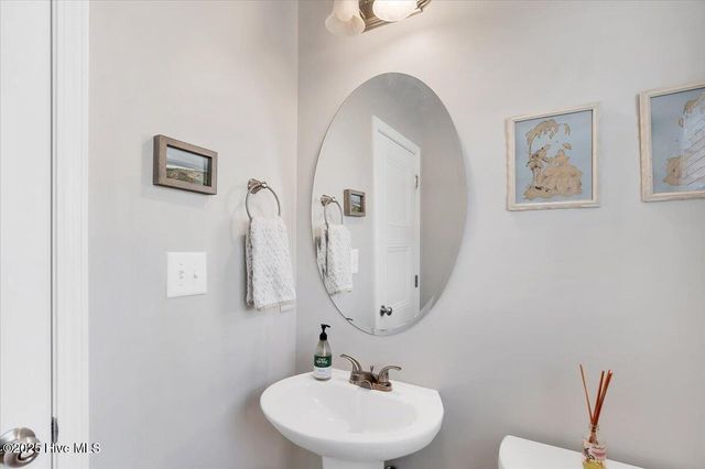 1614 Redbud Court, Aberdeen, NC 28315