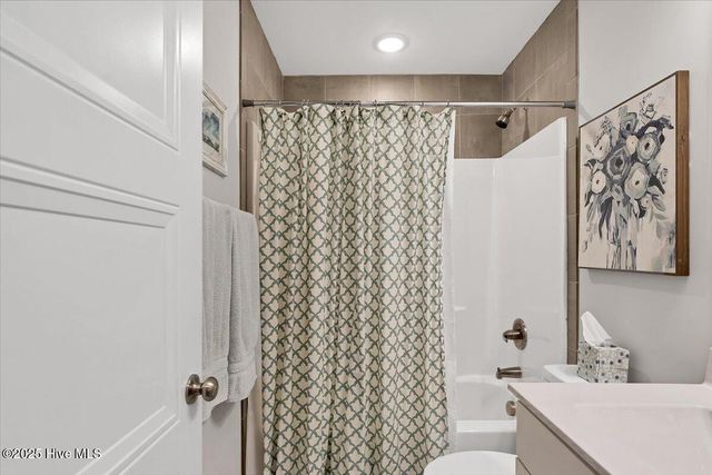 1614 Redbud Court, Aberdeen, NC 28315