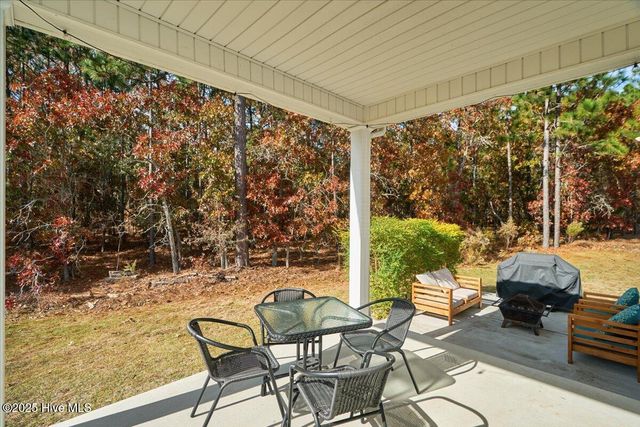 1614 Redbud Court, Aberdeen, NC 28315