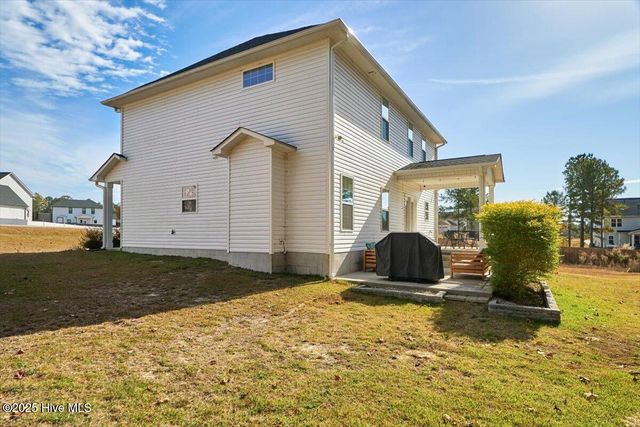 1614 Redbud Court, Aberdeen, NC 28315