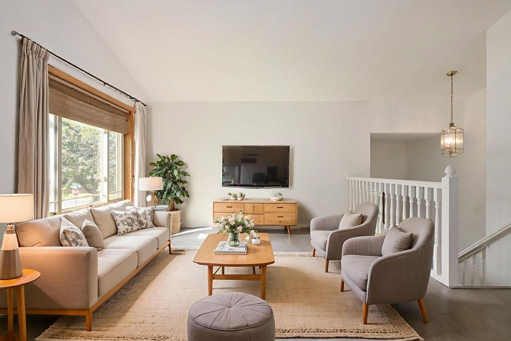 300 Butternut Lane, Burnsville, MN 55306