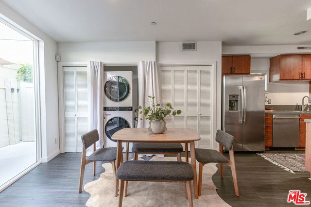 10735 Bloomfield Street 5, Los Angeles, CA 91602