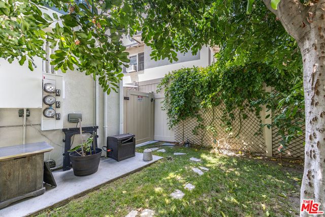 10735 Bloomfield Street 5, Los Angeles, CA 91602