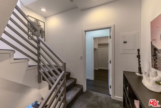 10735 Bloomfield Street 5, Los Angeles, CA 91602