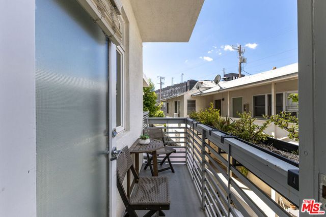 10735 Bloomfield Street 5, Los Angeles, CA 91602