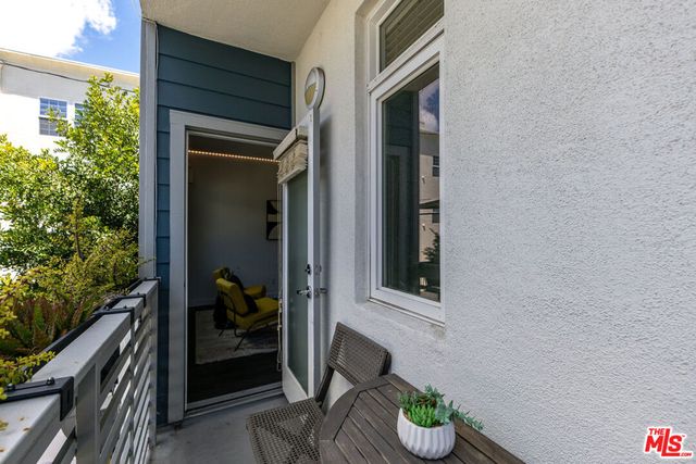 10735 Bloomfield Street 5, Los Angeles, CA 91602