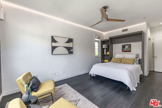 10735 Bloomfield Street 5, Los Angeles, CA 91602