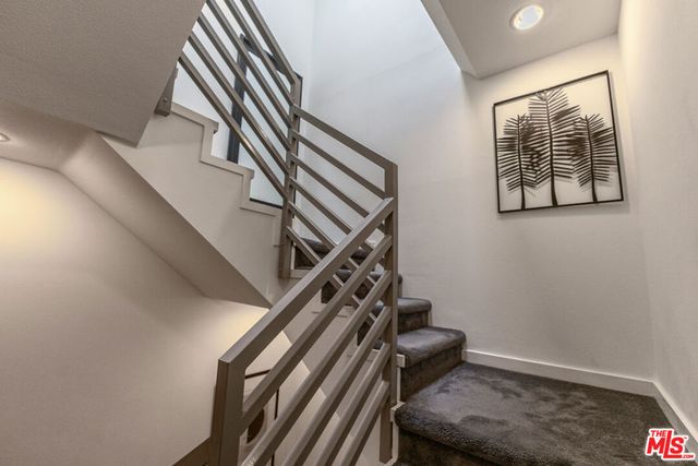 10735 Bloomfield Street 5, Los Angeles, CA 91602