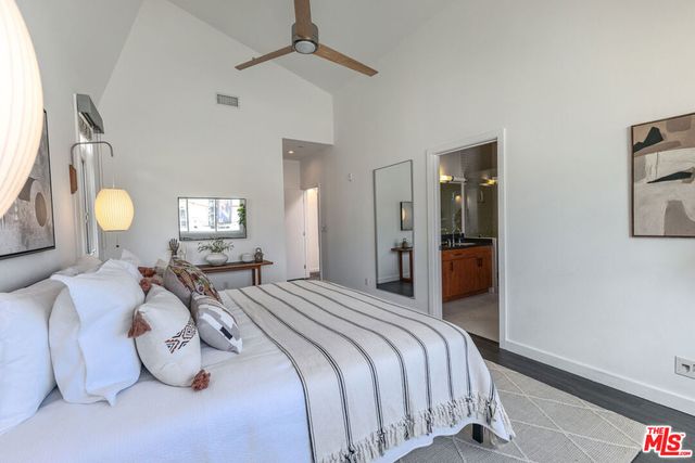 10735 Bloomfield Street 5, Los Angeles, CA 91602