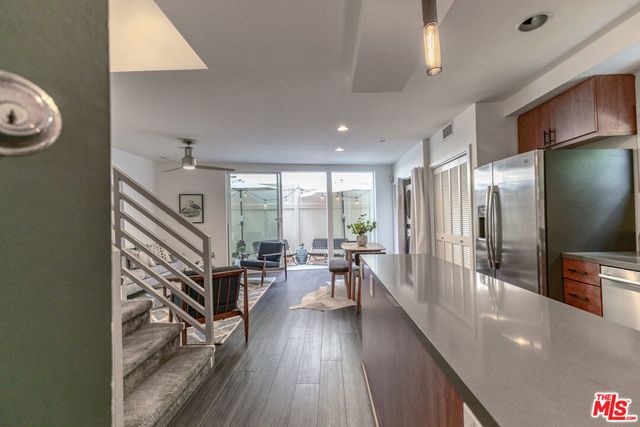 10735 Bloomfield Street 5, Los Angeles, CA 91602