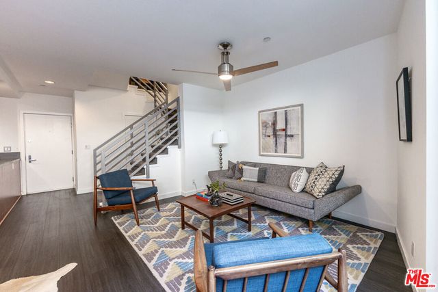 10735 Bloomfield Street 5, Los Angeles, CA 91602
