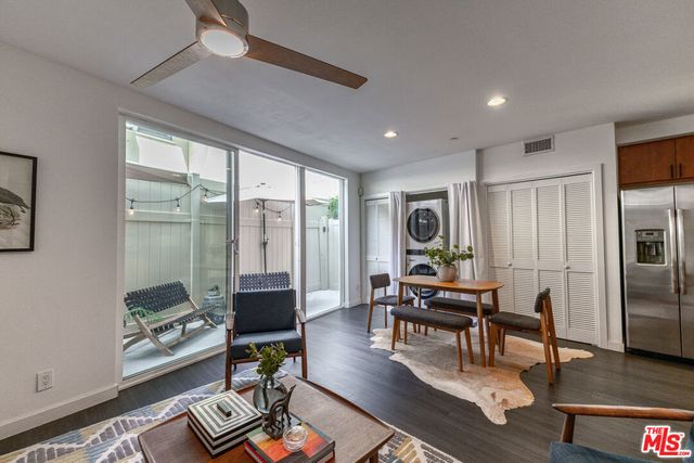 10735 Bloomfield Street 5, Los Angeles, CA 91602