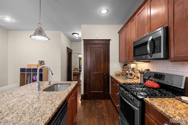3935 Wyoming Street, St Louis, MO 63116