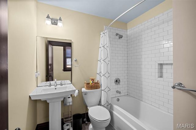 3935 Wyoming Street, St Louis, MO 63116