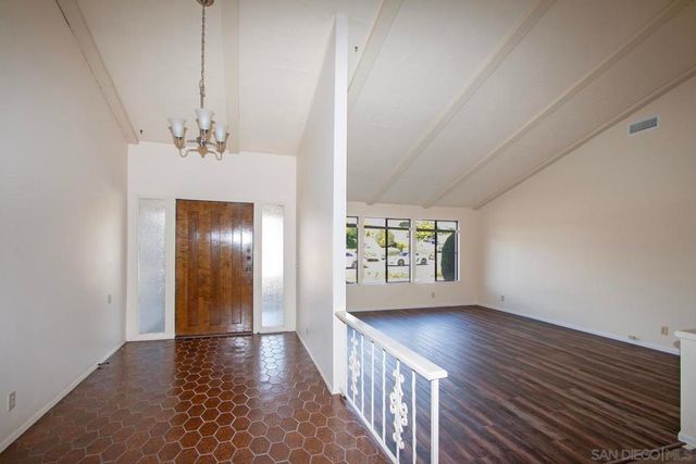 12595 Camino Vuelo, San Diego, CA 92128