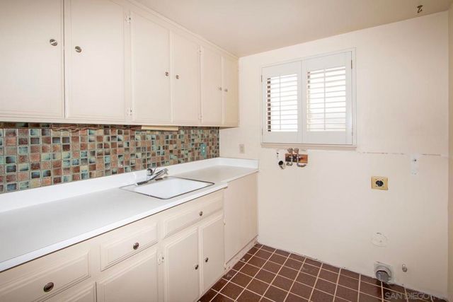 12595 Camino Vuelo, San Diego, CA 92128