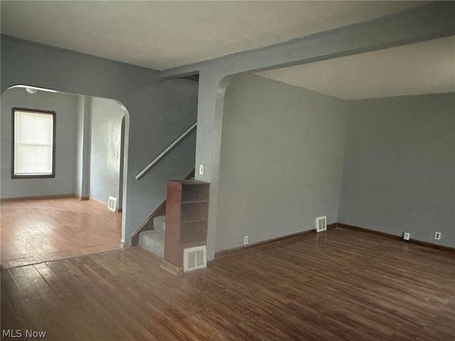 2916 Searsdale Avenue, Cleveland, OH 44109