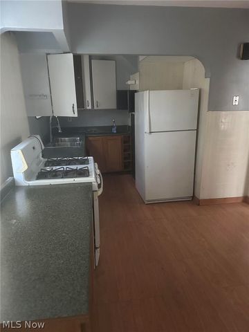 2916 Searsdale Avenue, Cleveland, OH 44109