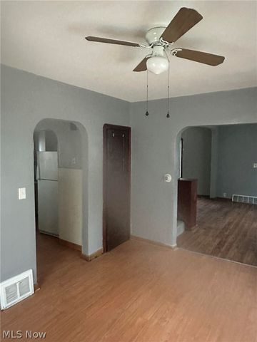 2916 Searsdale Avenue, Cleveland, OH 44109