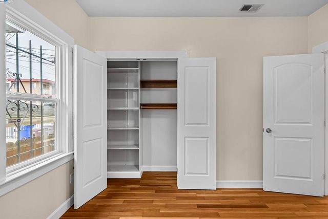 931 E 23Rd St, Oakland, CA 94606