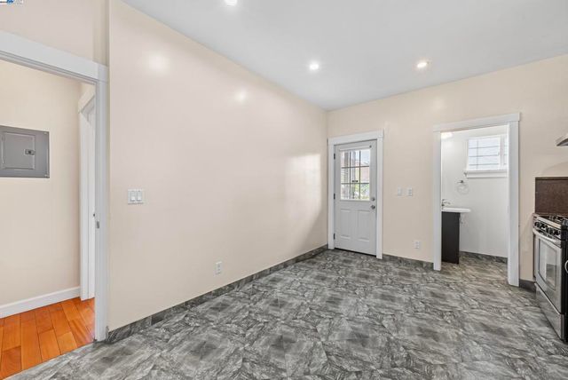 931 E 23Rd St, Oakland, CA 94606