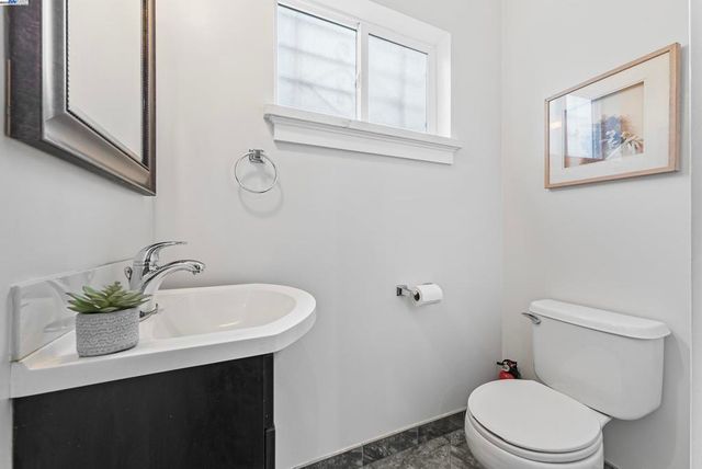 931 E 23Rd St, Oakland, CA 94606