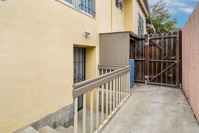 931 E 23Rd St, Oakland, CA 94606