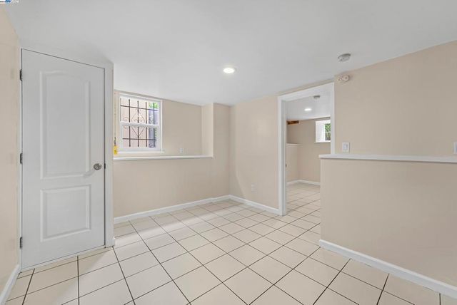 931 E 23Rd St, Oakland, CA 94606