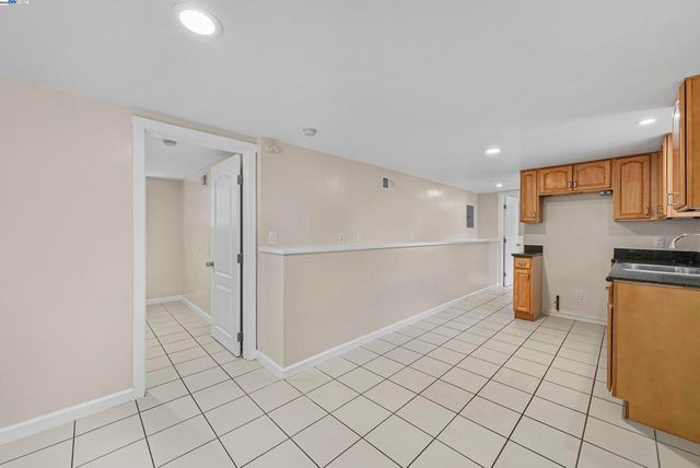 931 E 23Rd St, Oakland, CA 94606