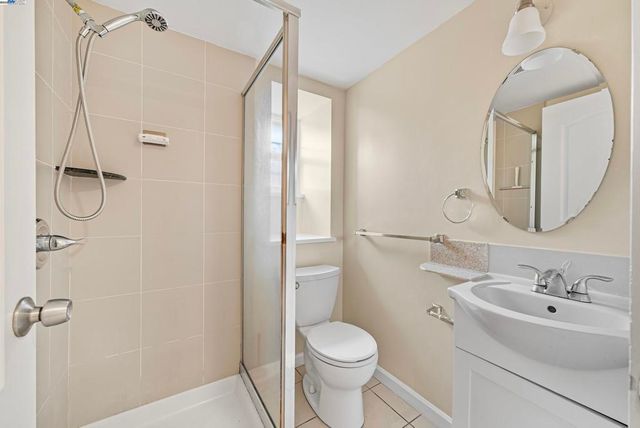 931 E 23Rd St, Oakland, CA 94606