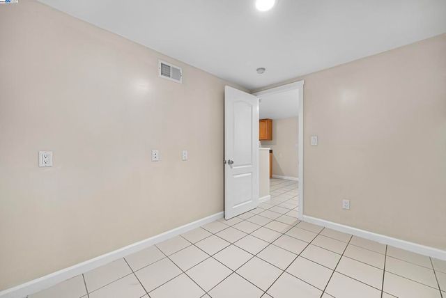 931 E 23Rd St, Oakland, CA 94606